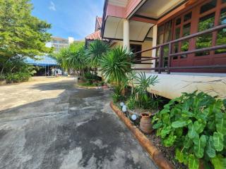 Resort in Bang Saray for sale