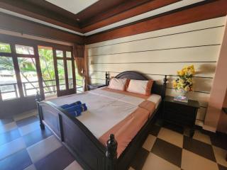 Resort in Bang Saray for sale