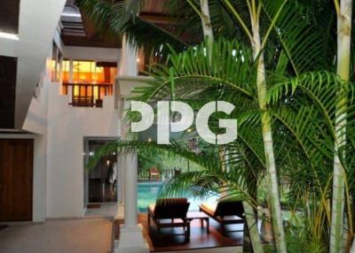 PATONG BAY BREATHTAKING SEAVIEW THAI-STYLE POOL VILLA