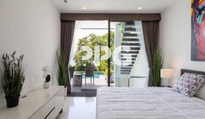 SEA VIEW LUXURY POOL VILLA IN PATONG