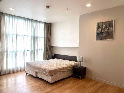 2 bed Condo in Chatrium Residence Riverside Wat Phraya Krai Sub District C017739