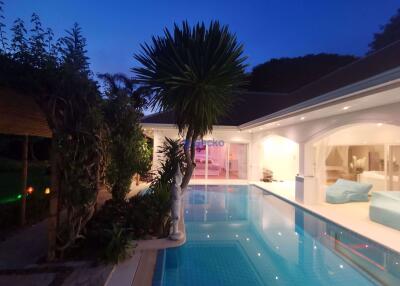 4 Bedrooms House in Jomtien Park Villas Jomtien H009270