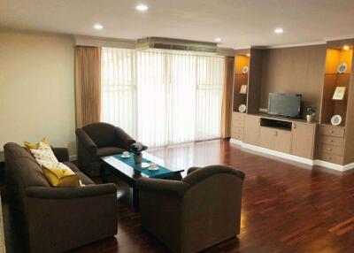 2 bed Condo in DS Tower 1 Sukhumvit 33 Khlong Tan Nuea Sub District C014861