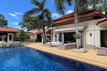 4 bedrooms the Balinese style Pool villa in Laguna