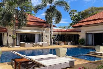 4 bedrooms the Balinese style Pool villa in Laguna