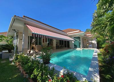 Modern 3 Bed 2 Bath Private Pool Villa For Sale in Woodlands Residence