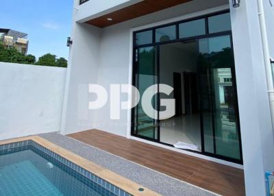 COMFORTABLE FAMILY HOME WITH POOL IN RAWAI
