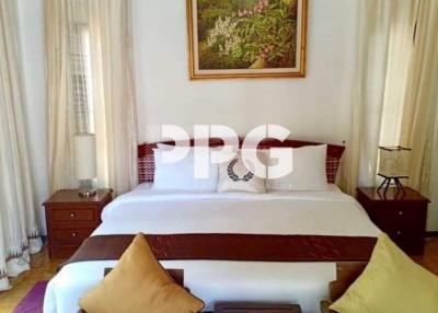 4 BEDROOMS VILLA WITH A HUGE LAND PLOT IN RAWAI