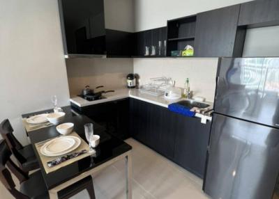 1-BR Condo at Rhythm Sukhumvit 44/1 near BTS Phra Khanong