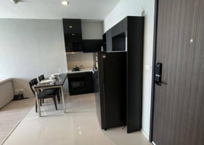 1-BR Condo at Rhythm Sukhumvit 44/1 near BTS Phra Khanong