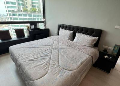 1-BR Condo at Rhythm Sukhumvit 44/1 near BTS Phra Khanong