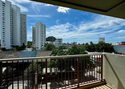 SeaCraze 2 bedroom condo for rent Takiab Hua Hin