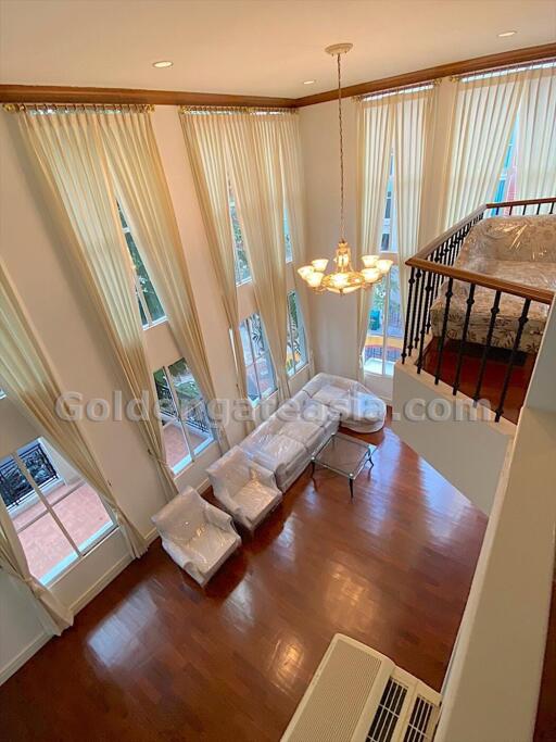 4-Bedrooms Townhouse in Compound - Sukhumvit 55 (Thong Lo)