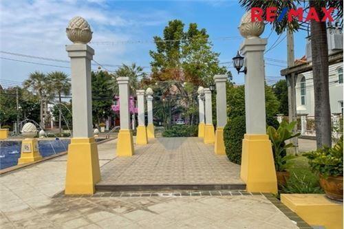 263 Sqm., 3 Beds House listed for ฿ 19,500,000.