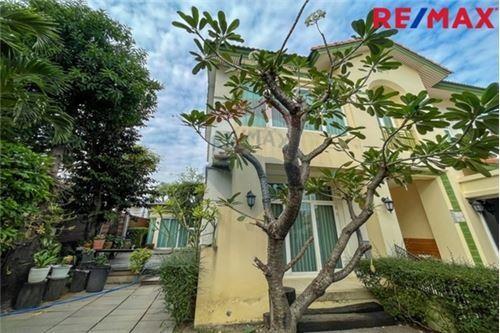 263 Sqm., 3 Beds House listed for ฿ 19,500,000.