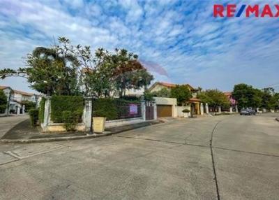 263 Sqm., 3 Beds Townhouse listed for ฿ 19,500,000.