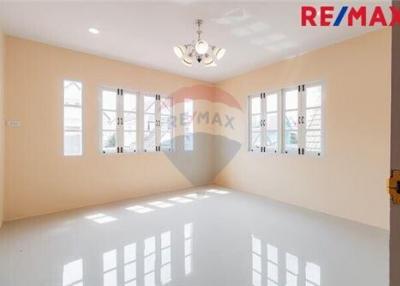 164 Sqm., 5 Beds House listed for ฿ 4,700,000.