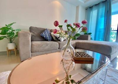 Beautiful 2 bedroom condo in Pratumnak