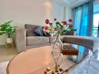 Beautiful 2 bedroom condo in Pratumnak