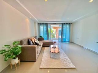 Beautiful 2 bedroom condo in Pratumnak