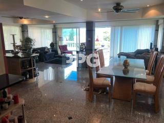 SPACIOUS 2-BEDROOM CONDO IN PATONG