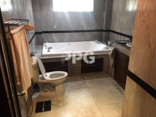 SPACIOUS 2-BEDROOM CONDO IN PATONG