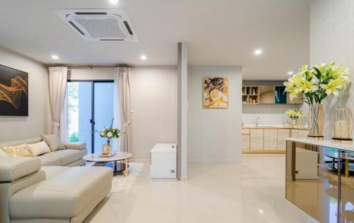 For Sale Pathum Thani Semi-Detached House Living Loft Lamlukka-Khlong 9 Lam Luk Ka