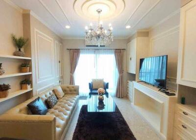 2 bed Condo in The Crest Sukhumvit 34 Khlongtan Sub District C020735