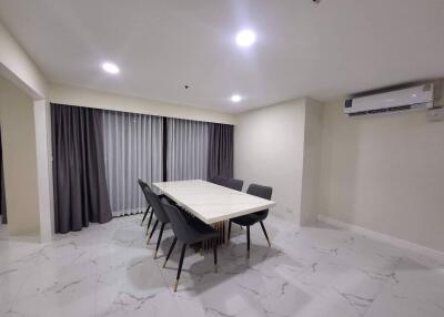 4 bed Condo in Moon Tower Khlong Tan Nuea Sub District C020733