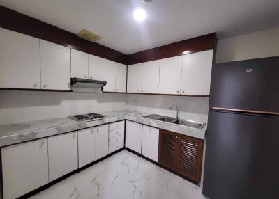 4 bed Condo in Moon Tower Khlong Tan Nuea Sub District C020733