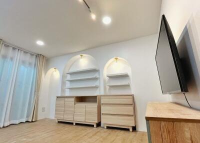2 Bedrooms condo for Sale in Nimman