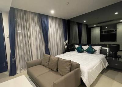 1-BR Condo at Noble Ploenchit near BTS Phloen Chit