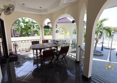 3 bedroom villa with direct access to lake for sale in Pranburi