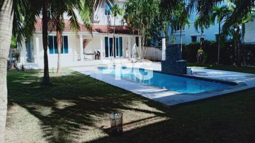 PRIVATE POOL VILLA IN CHALONG