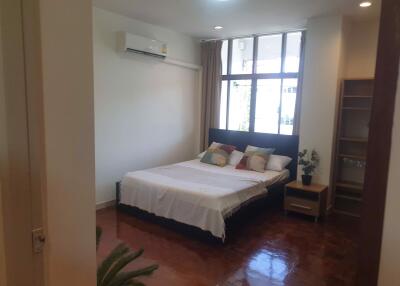 2 bed Condo in Swasdi Mansion Khlong Toei Nuea Sub District C020743