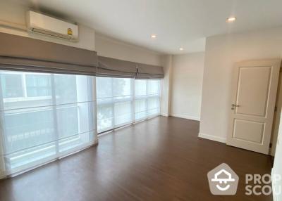 3-BR Townhouse at Lumpini Town Residence Bangna-Srinakarin in Bang Na Nuea