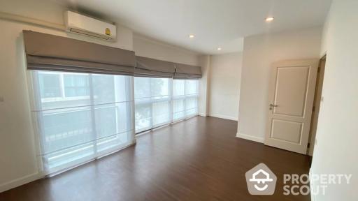 3-BR Townhouse at Lumpini Town Residence Bangna-Srinakarin in Bang Na Nuea