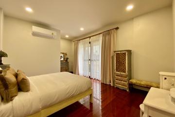 Pool villa 4 bed for sale in Saraphi, Chiang Mai