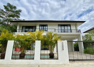 Pool villa 4 bed for sale in Saraphi, Chiang Mai