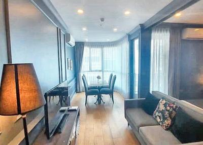 1 Bed 1 Bath 35 SQ.M Q Chidlom - Phetchaburi