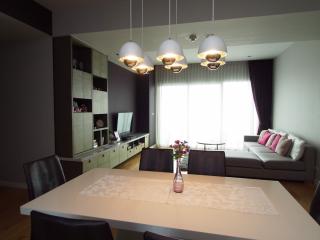 3 bed Condo in Millennium Residence Khlongtoei Sub District C020752