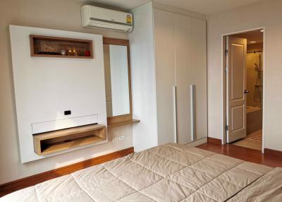 3 bed Condo in Belle Grand Rama 9 Huai Khwang Sub District C020751
