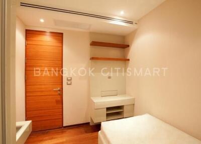 Condo at The Address Sukhumvit 28 for sale