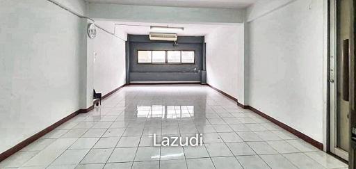 Commercial building for sale/rent in Bangna