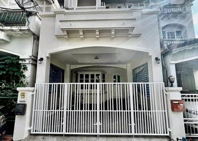 Home office for Sale/ Rent in Laksi