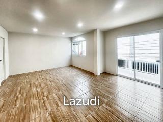 5Bed 5Bath 220 SQ.M Townhouse in Sukhumvit 101/1