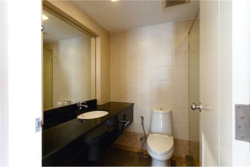 Prime Sukhumvit 31 - 2BR Pet-Friendly Condominium