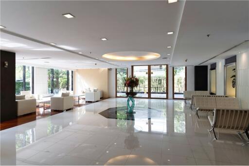 Prime Sukhumvit 31 - 2BR Pet-Friendly Condominium