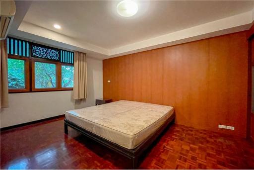 2 bedroom large unit on sathorn area