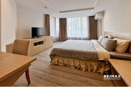 Pet-Friendly 2-Bedroom Apartment | Prime Sukhumvit 31 Location near Shopping & Healthcare - 920071001-12510